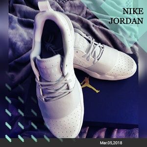 NWT Men's NIKE Jordan 23 breakout sneakers.